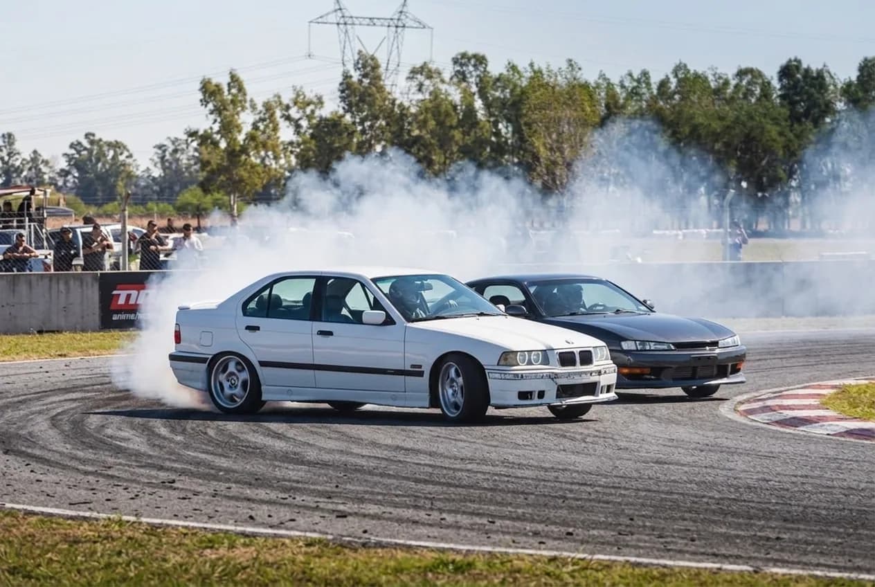 BMW E36 против Nissan: какую машину купить для дрифта в Аргентине