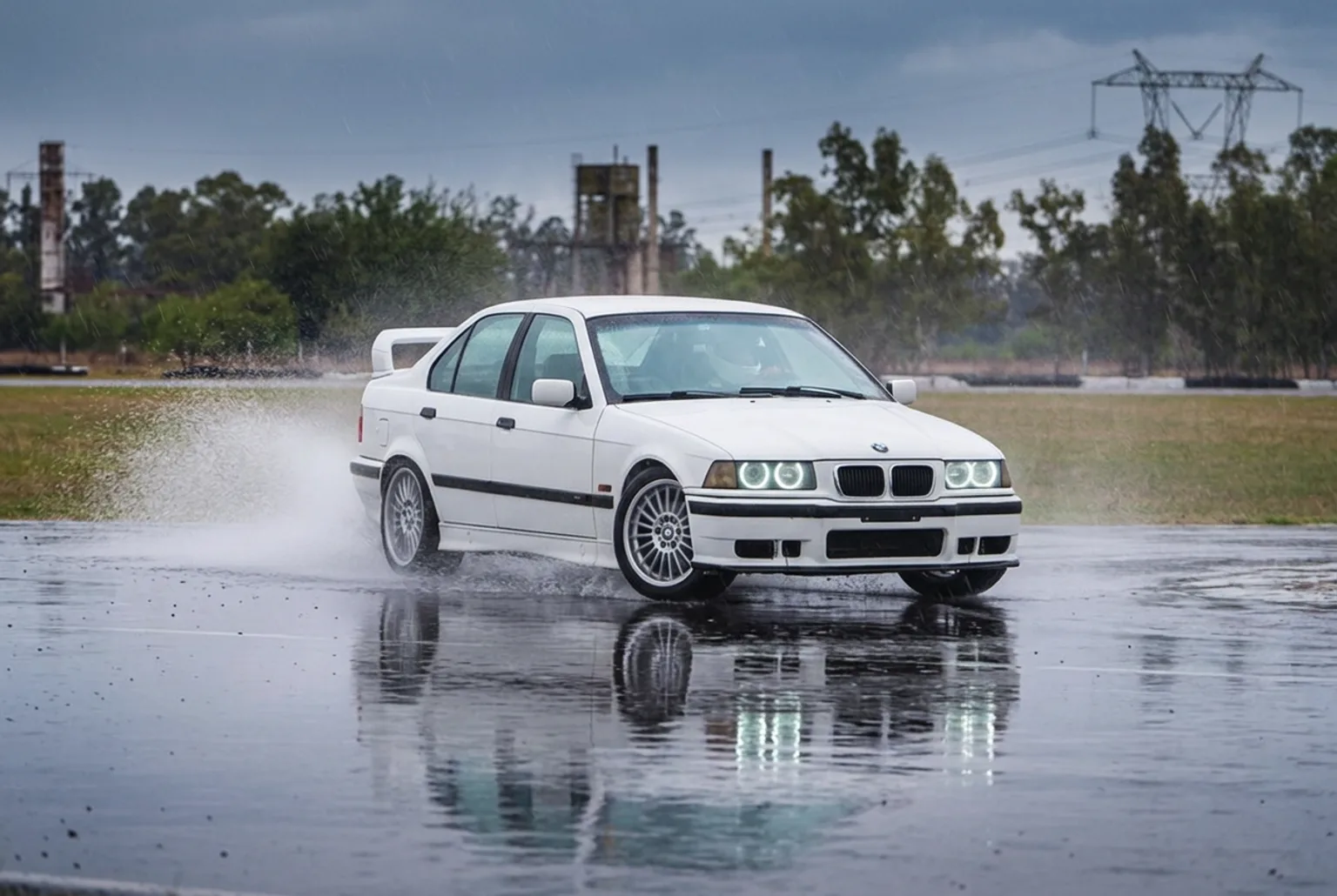 ¿Se puede driftear con lluvia? Sí, y mejor de lo que pensás