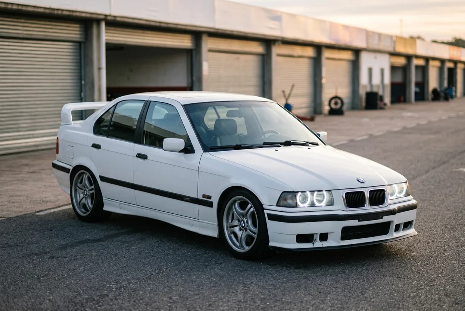 El BMW E36 de la escuela: cómo vive un auto que driftea
