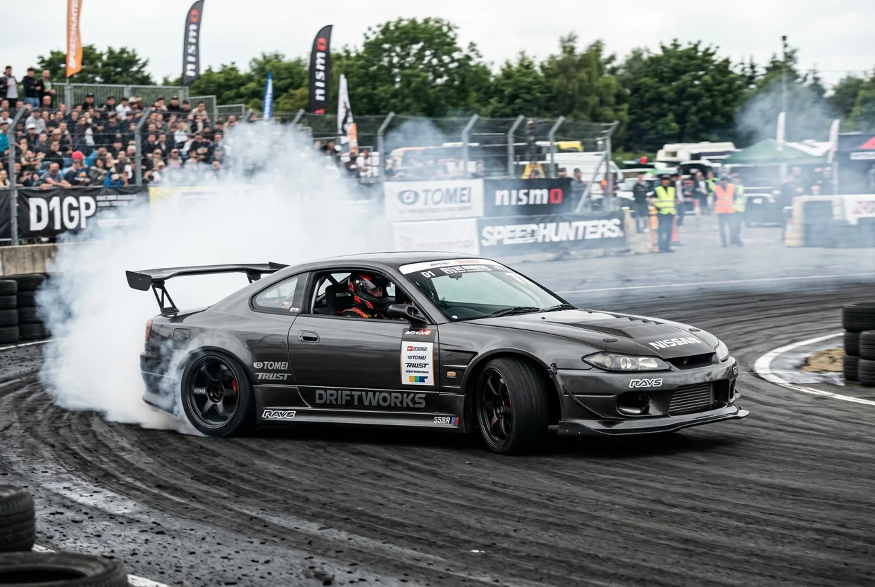 Nissan Silvia tuneado derrapando a fondo — cuando el Nissan es la mejor opcion
