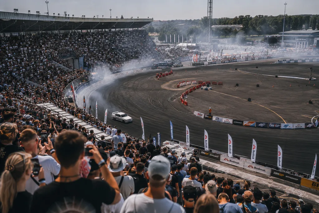 BMW E36 en autodromo privado, regalo de experiencia para hija de 18 a 21 anos