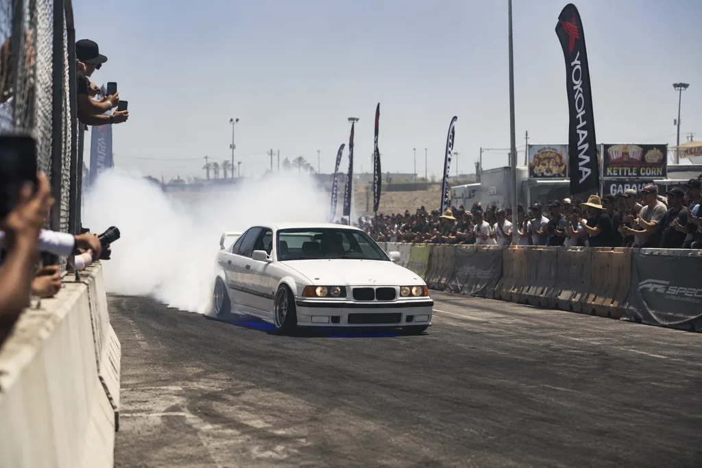 BMW E36 con instructor profesional uno a uno en pista privada, regalo para marido en Buenos Aires
